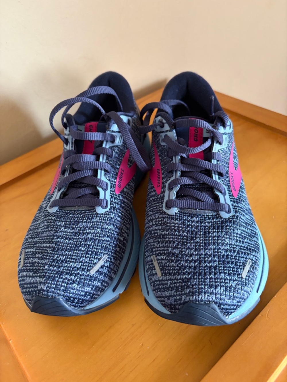 Brooks Ghost 14 Running Shoes. Worn Twice. Excellent Condition!